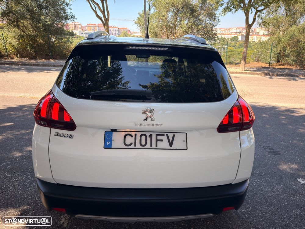 Peugeot 2008 1.2 PureTech Allure - 5