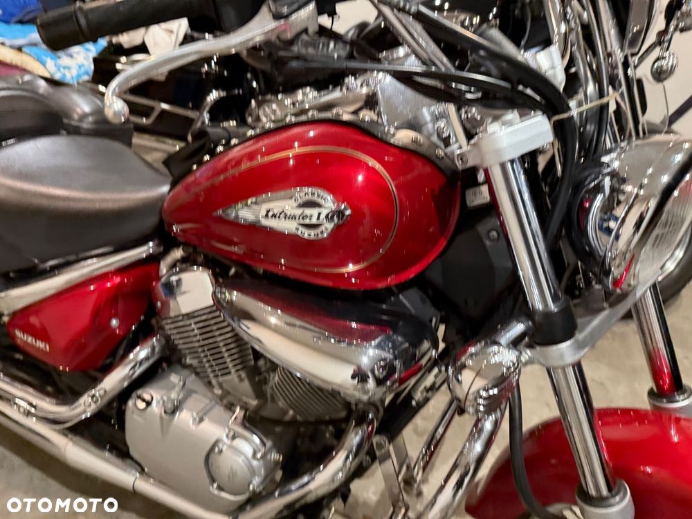 Suzuki Intruder - 17