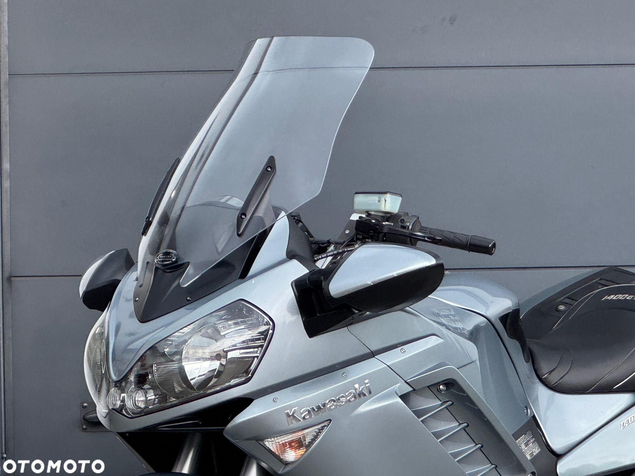 Kawasaki GTR - 18