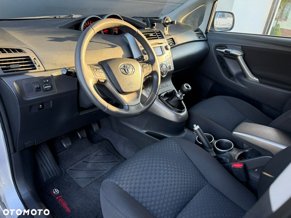 Toyota Verso 1.8 Sol - 19