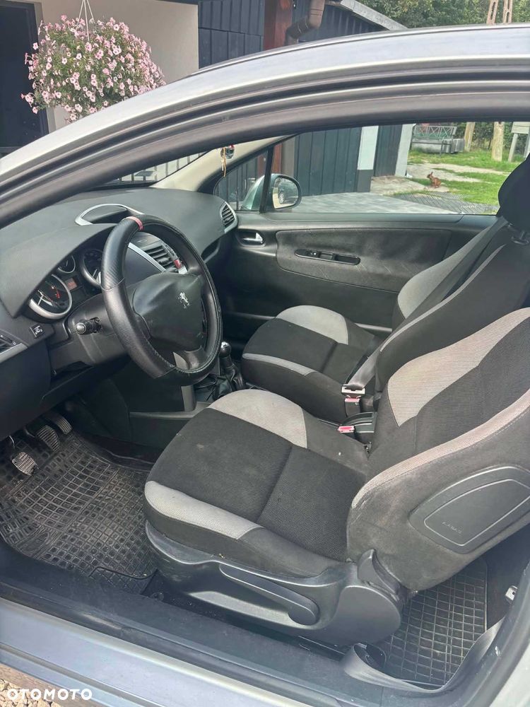Peugeot 207 - 2