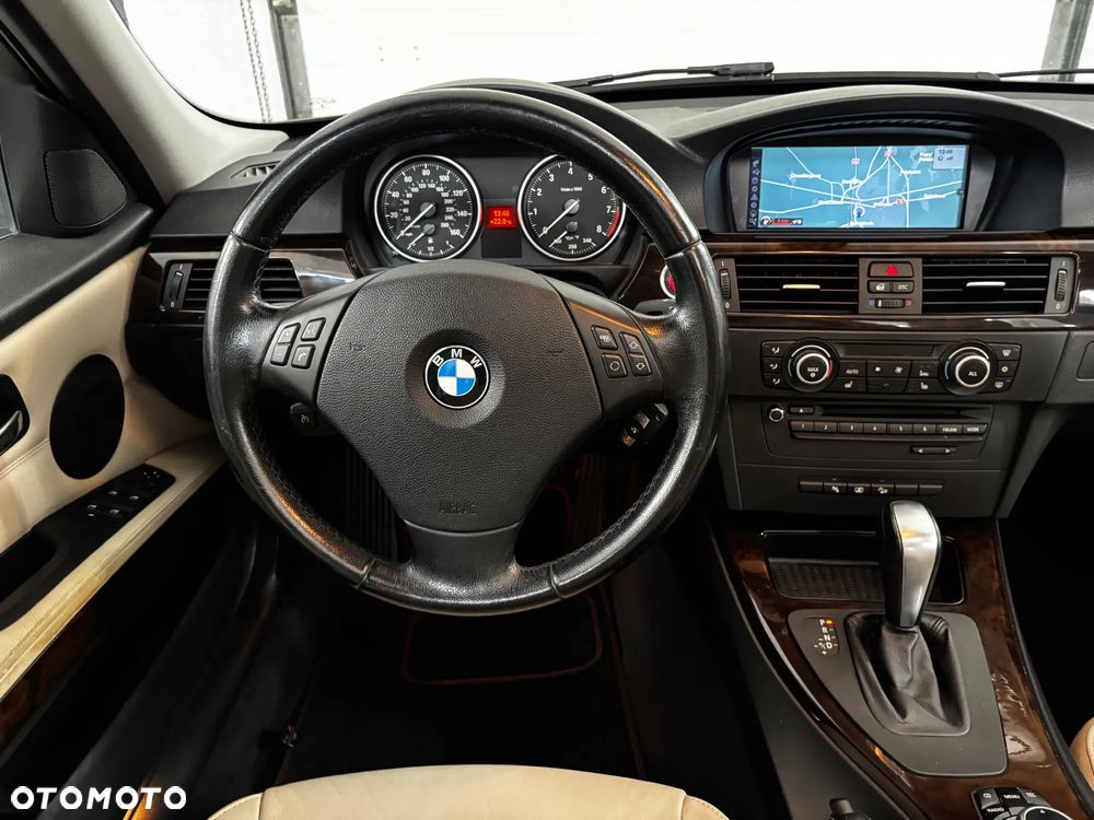 BMW Seria 3 335i Sport-Aut Luxury Line - 12