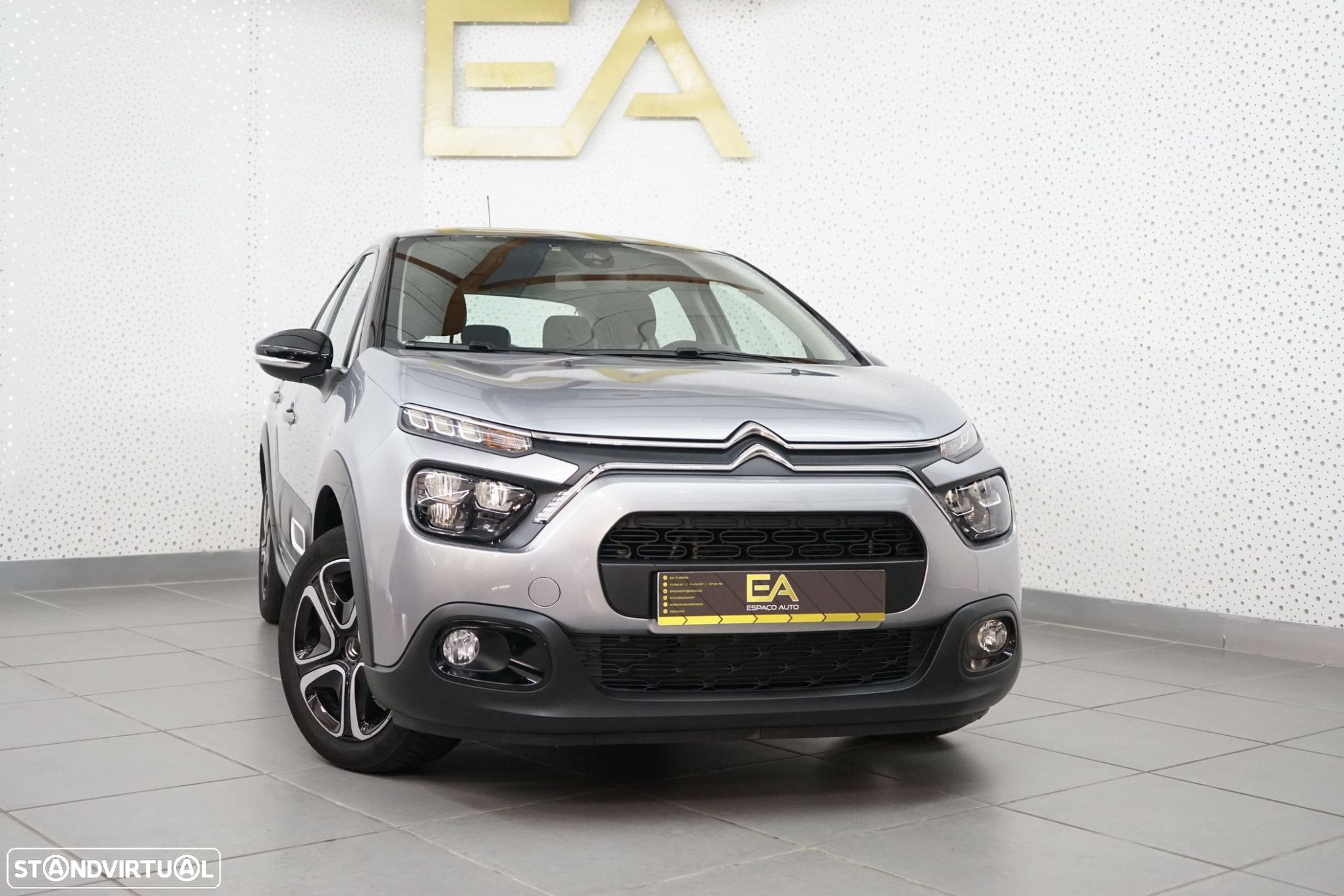 Citroën C3 1.2 PureTech Shine - 1