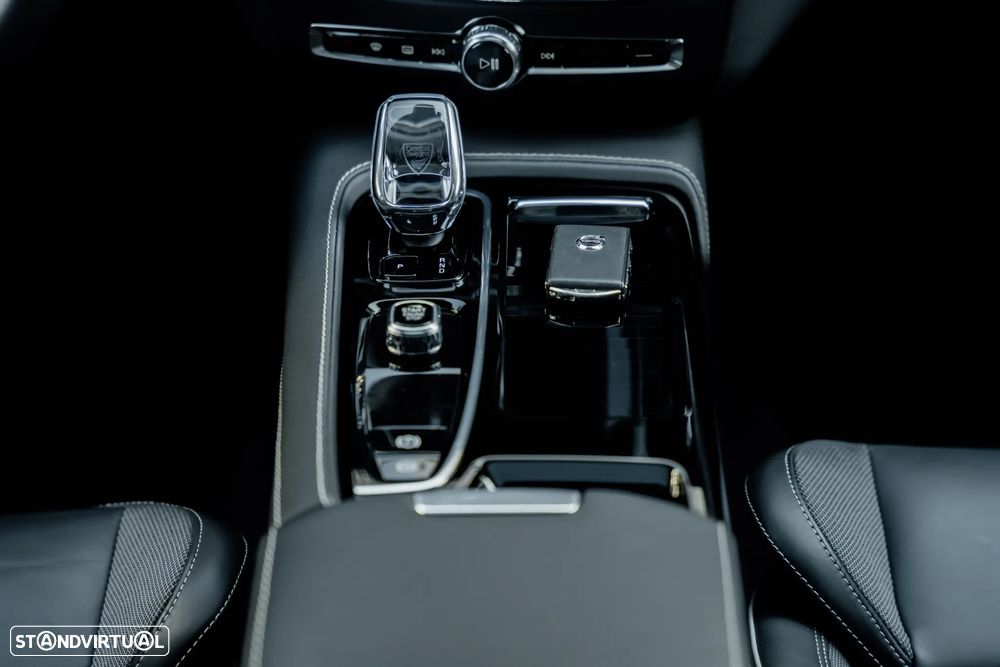 Volvo S60 T8 Recharge AWD Ultimate Dark - 33