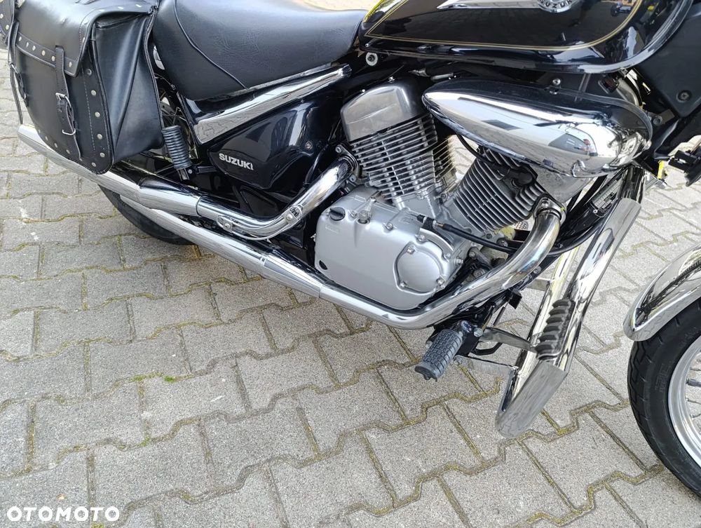Suzuki Intruder - 4