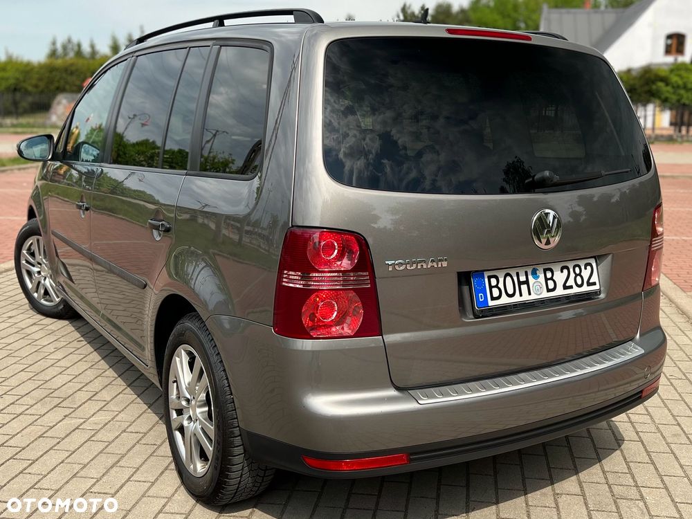 Volkswagen Touran 1.6 - 9