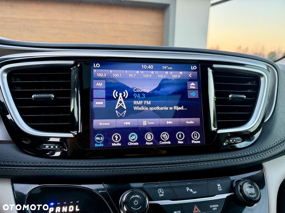 Chrysler Pacifica - 28