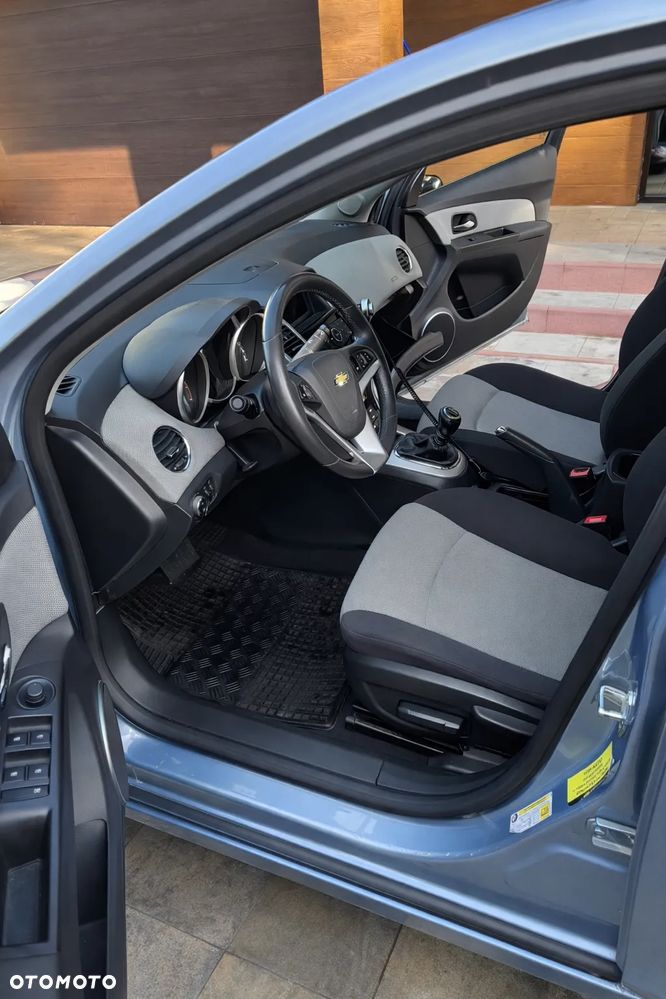 Chevrolet Cruze 1.6 LT - 15