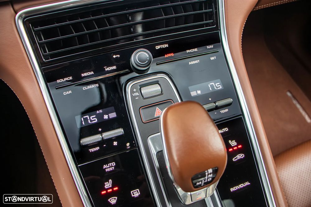 Porsche Panamera Sport Turismo 4S E-Hybrid - 31