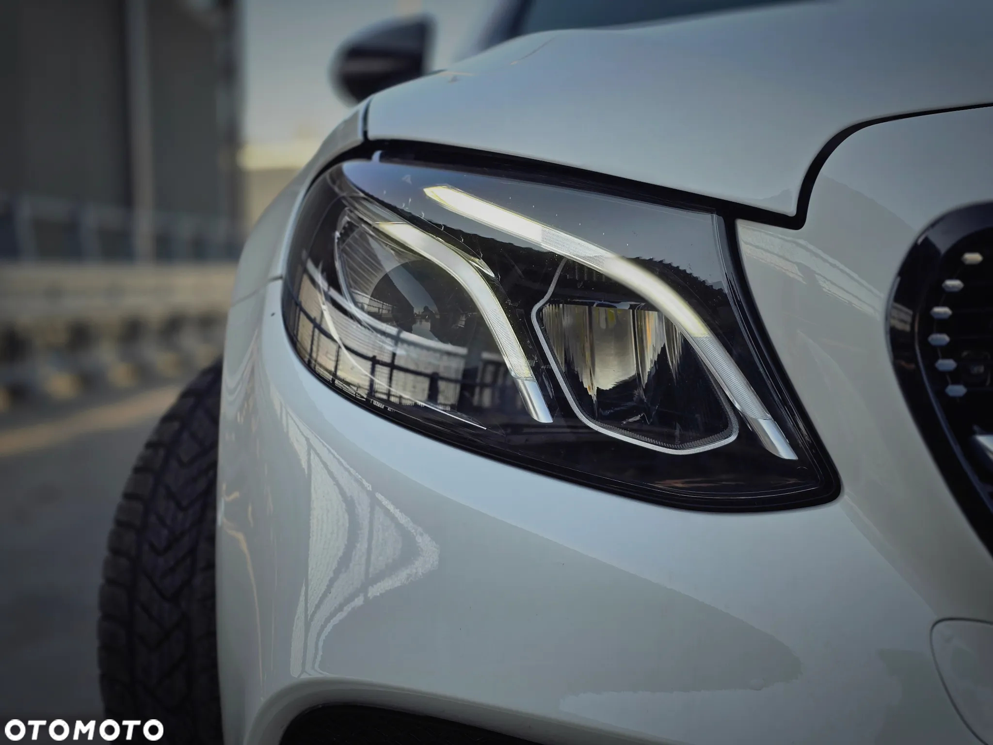 Mercedes-Benz Klasa E 300 de T 9G-TRONIC AMG Line - 11