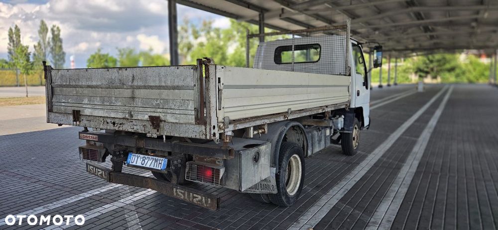 Isuzu NPR69 - 7