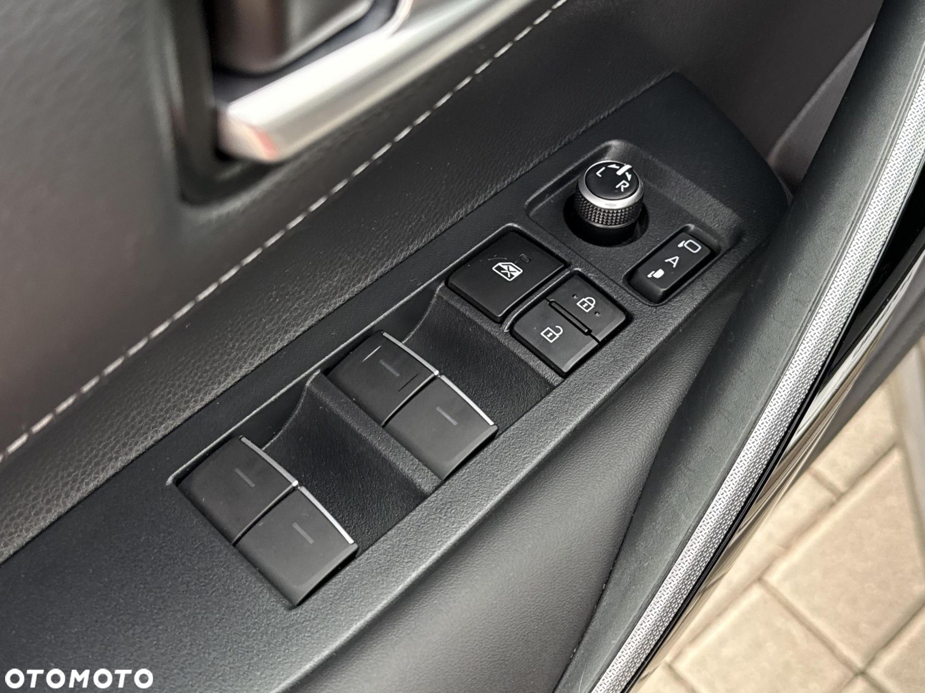 Toyota Corolla 2.0 Hybrid Executive - 21