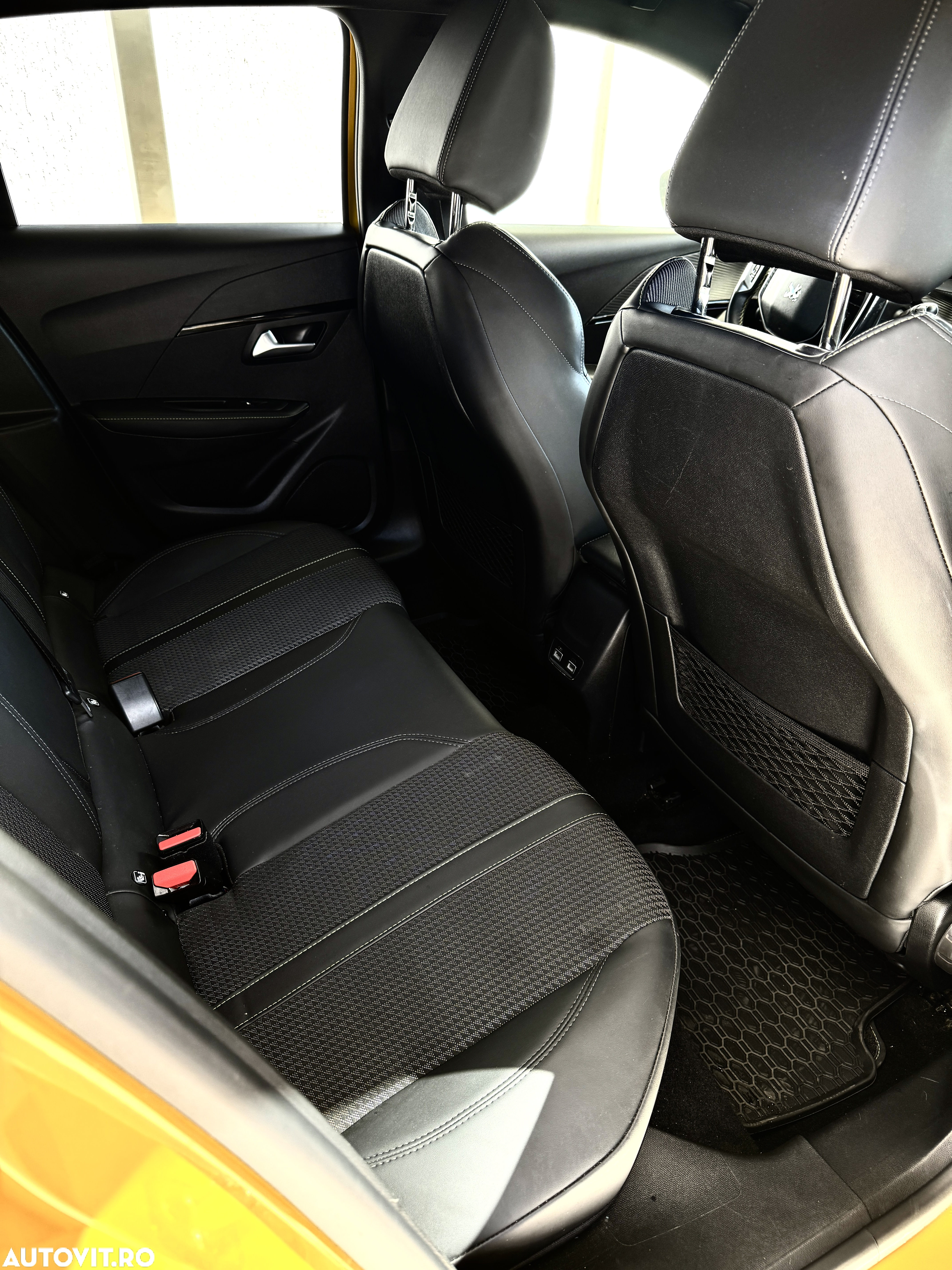 Peugeot 208 PureTech 100 GT Pack - 8