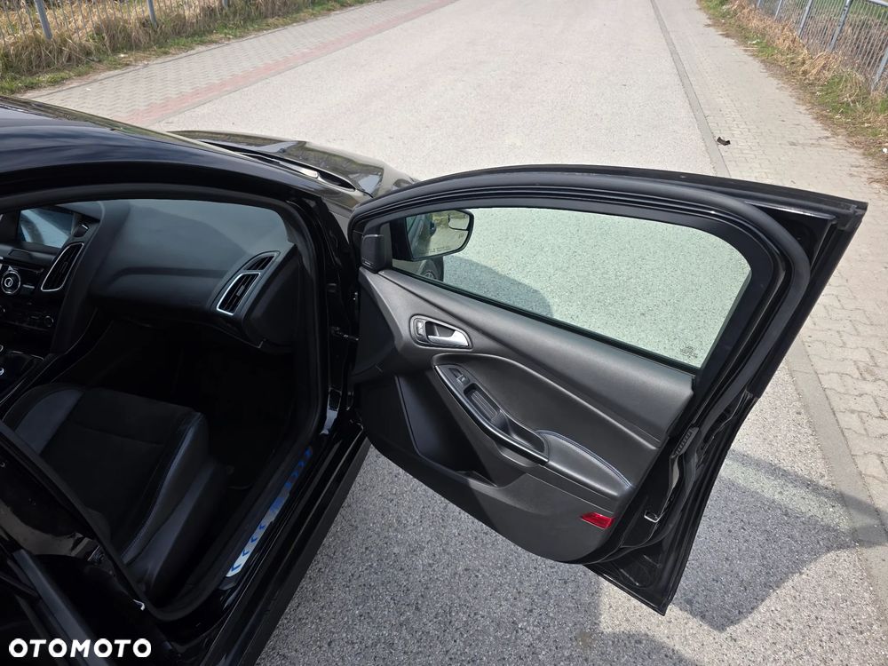 Ford Focus 2.3 EcoBoost S&S Allrad RS - 32