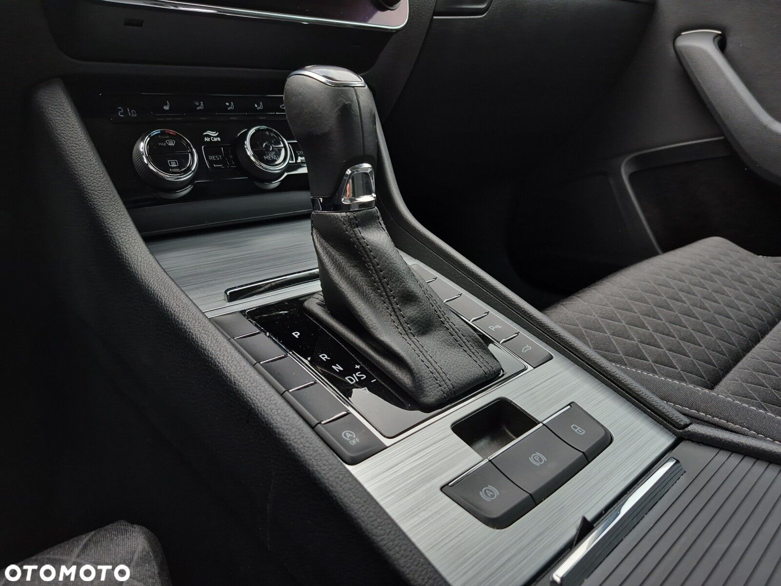 Skoda Superb 1.5 TSI Style DSG - 24