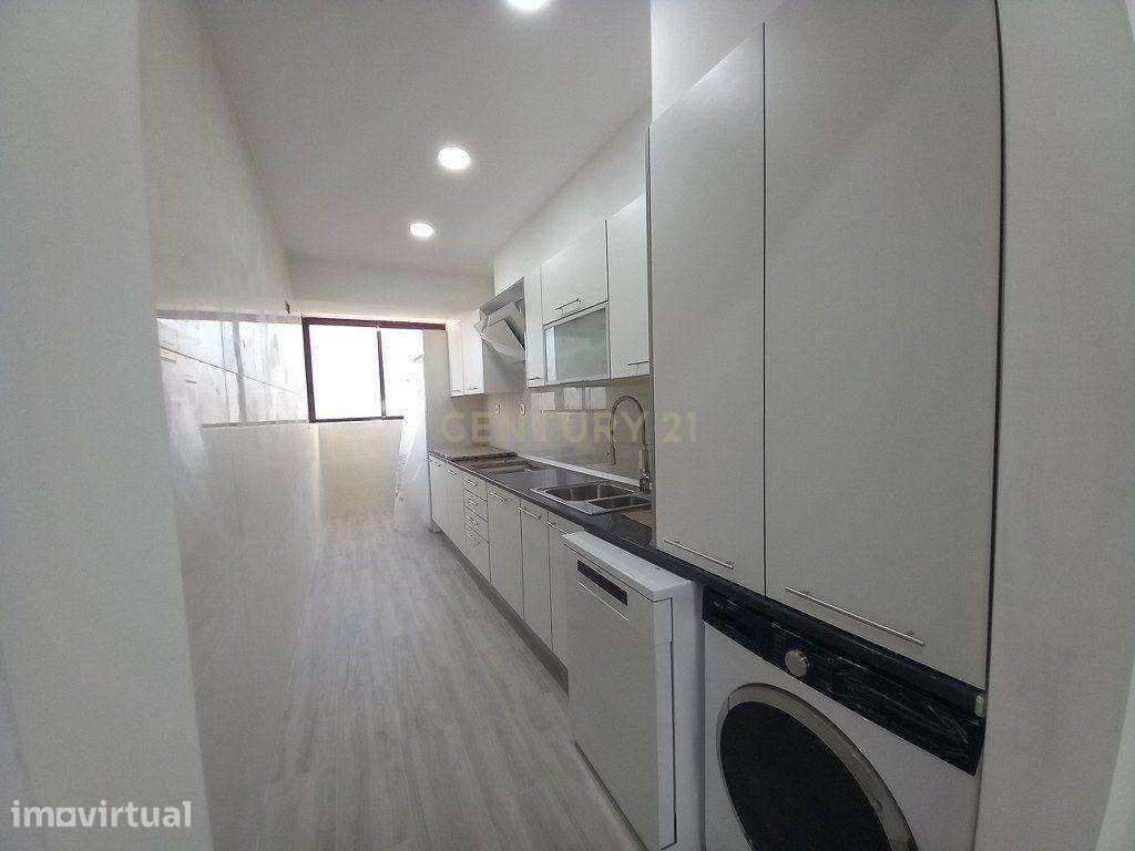 Apartamento T4  - Costa da Caparica - Oportunidade de Renovação - Grande imagem: 2/21