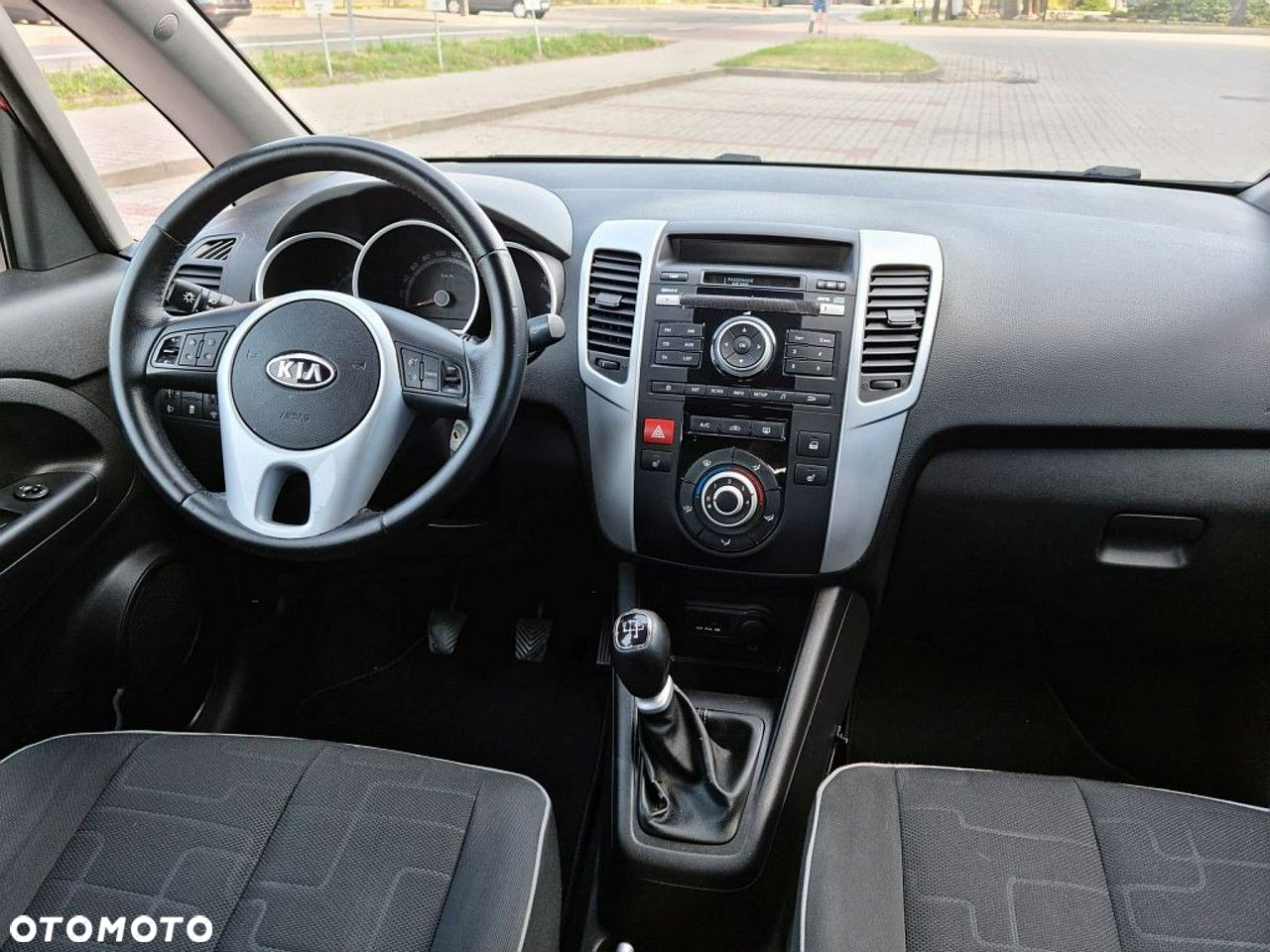 Kia Venga - 12