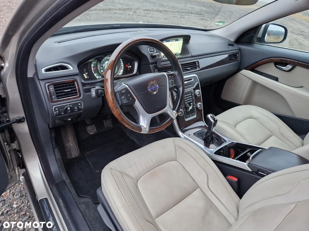 Volvo V70 D4 Momentum - 16