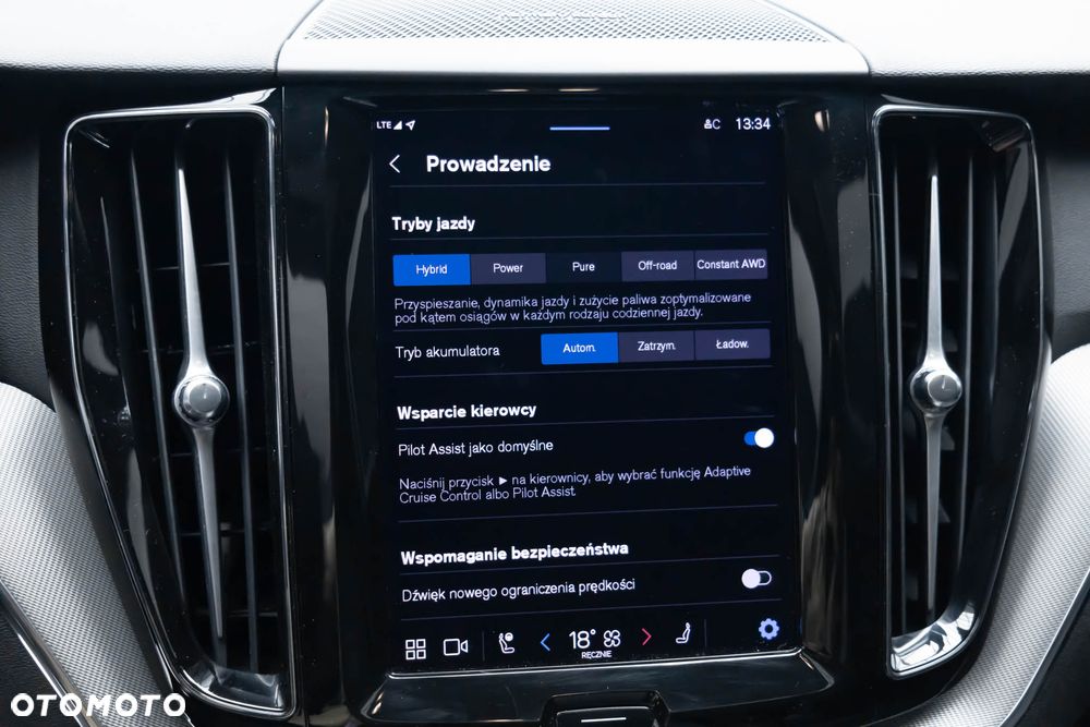 Volvo XC 60 T6 Plug-In Hybrid AWD Plus Black Edition - 26