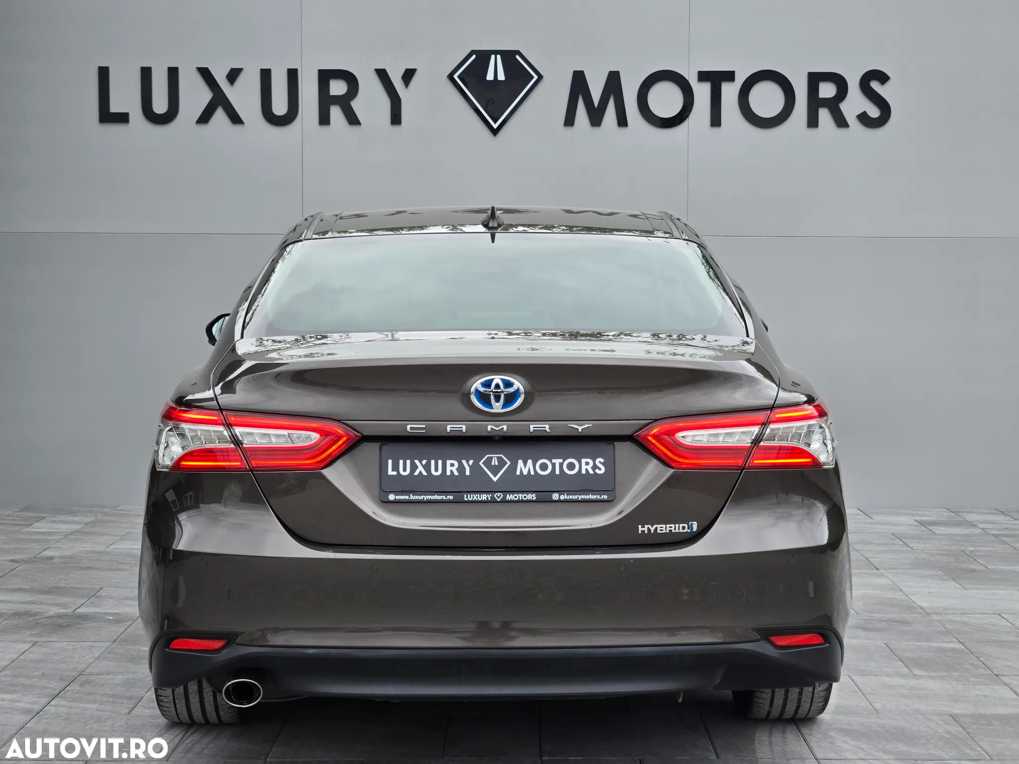 Toyota Camry 2.5 Hybrid Exclusive - 35