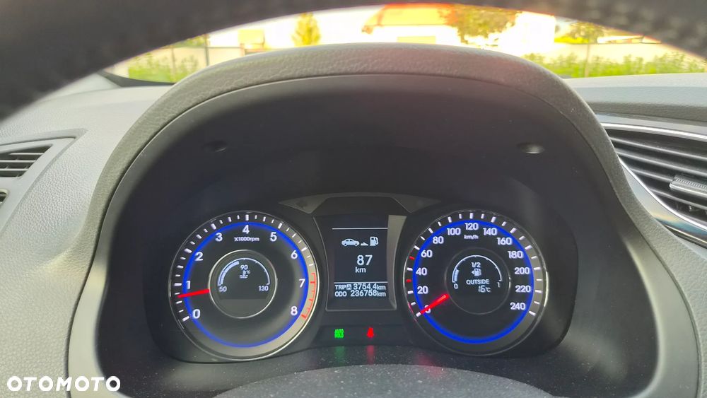 Hyundai i40 Kombi blue 1.6 Family+ - 29