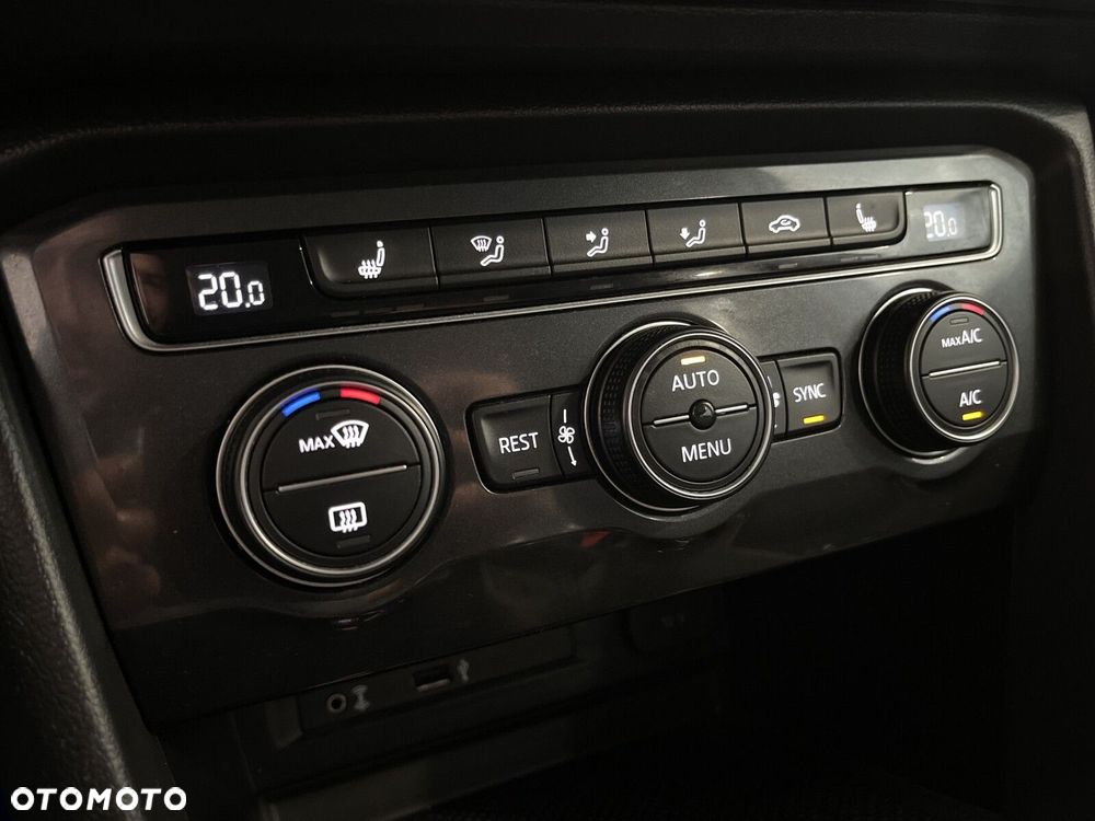 Volkswagen Tiguan - 24