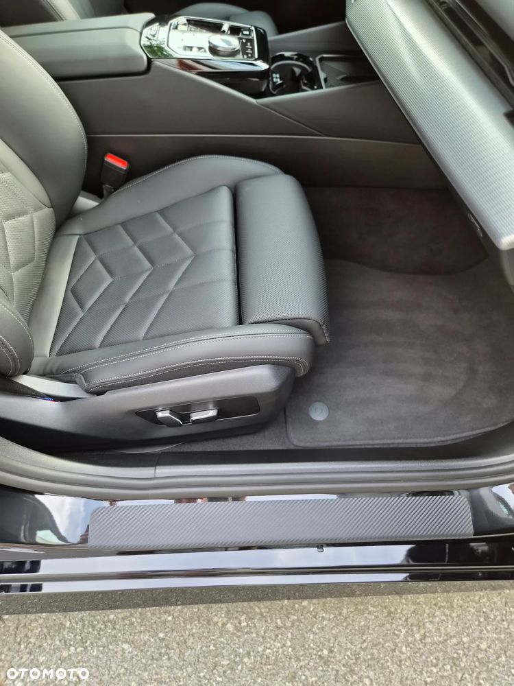 BMW Seria 5 520i mHEV M Sport - 12