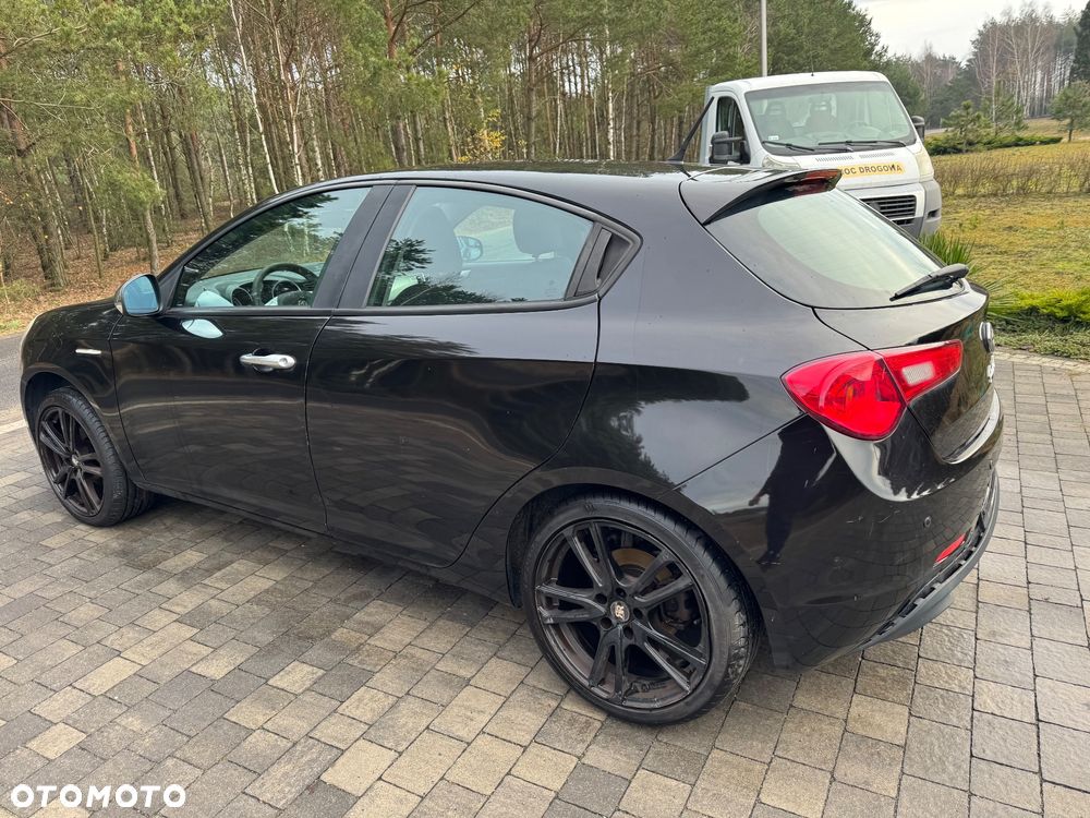 Alfa Romeo Giulietta 1.6 JTDM 16V - 4