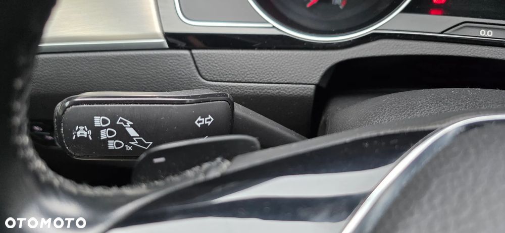 Volkswagen Passat 2.0 TDI SCR DSG 4Motion Business - 21