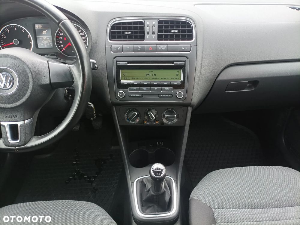 Volkswagen Polo 1.4 Highline - 29