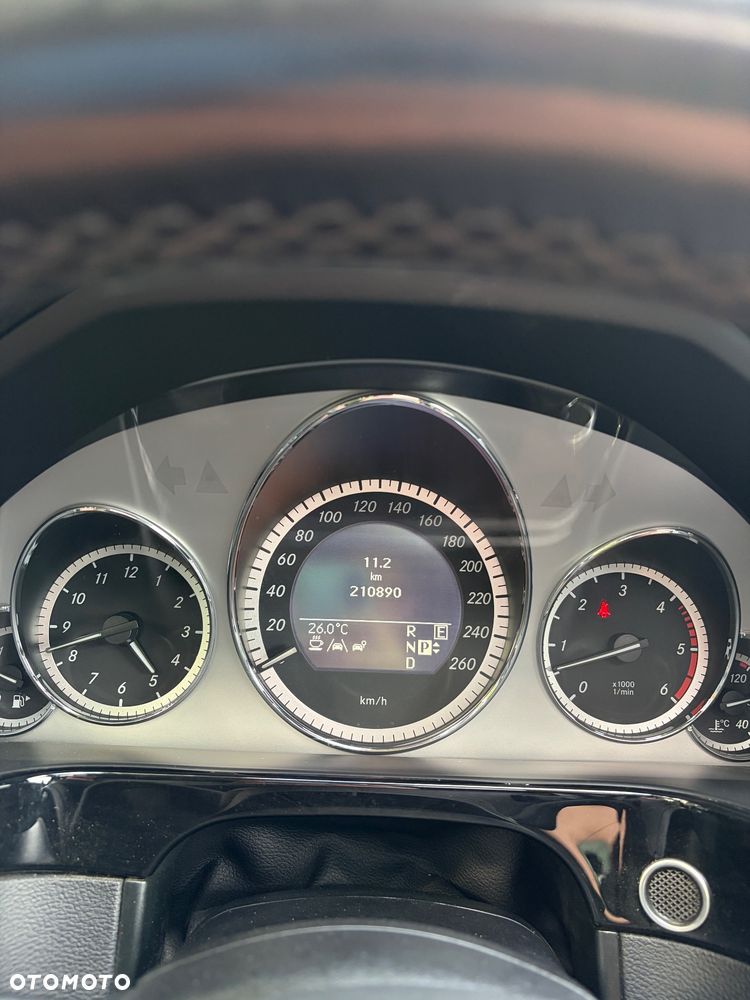 Mercedes-Benz Klasa E 350 CDI DPF BlueEFFICIENCY 7G-TRONIC Avantgarde - 14