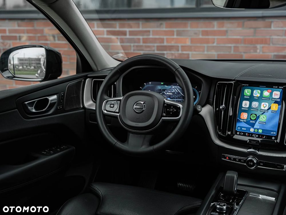 Volvo XC 60 B4 D Plus Dark - 29