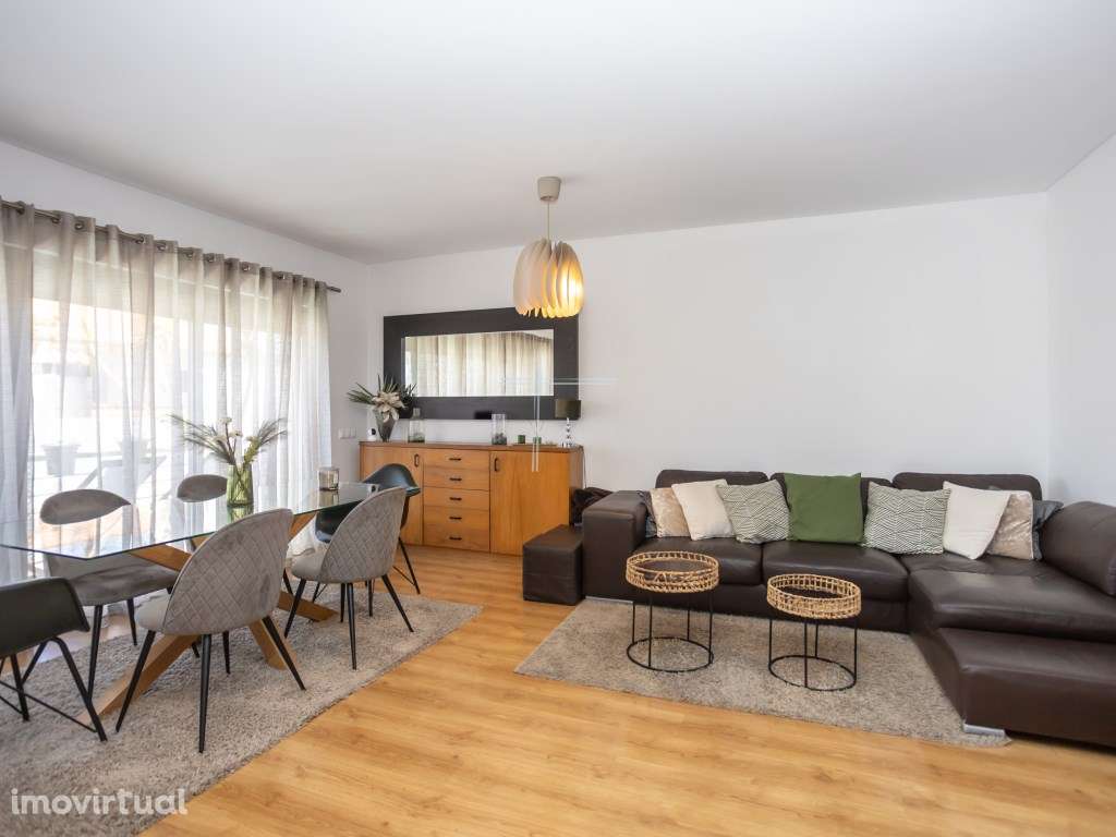 Moradia em Banda T3+1, arquitetura contemporânea com garagem e pisc... - Grande imagem: 5/55