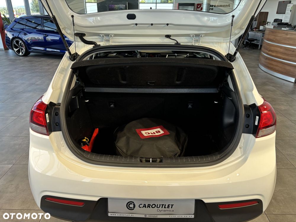 Kia Rio - 11