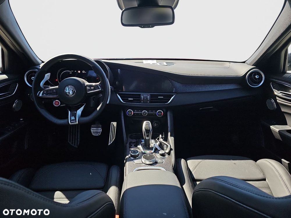 Alfa Romeo Giulia - 10