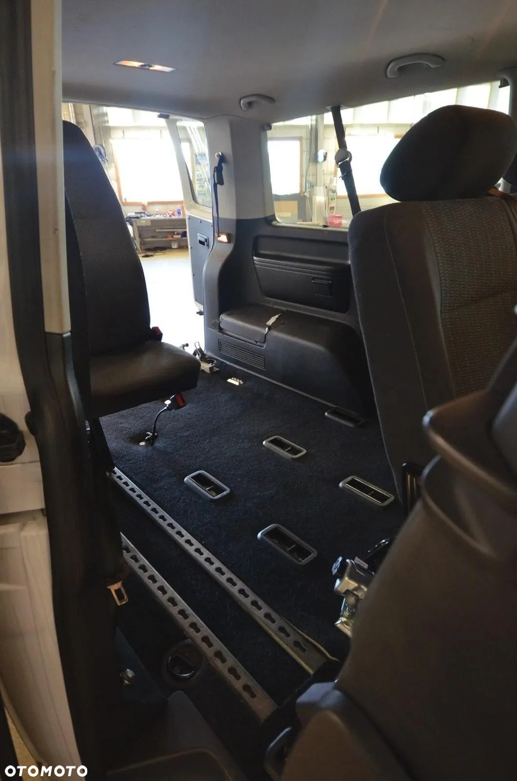 Volkswagen Caravelle 2.0 TDI L1 Highline DSG - 12