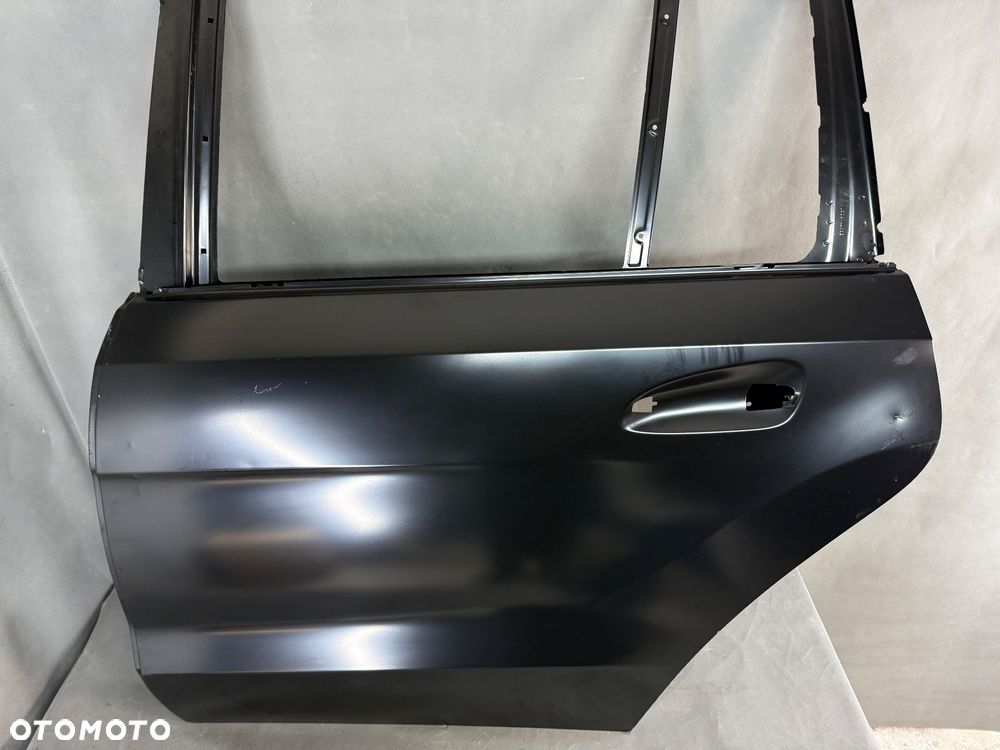 Drzwi tylne Tył strona prawa Mercedes-Benz GLS X166 A166 W166  A1667300305 - 2