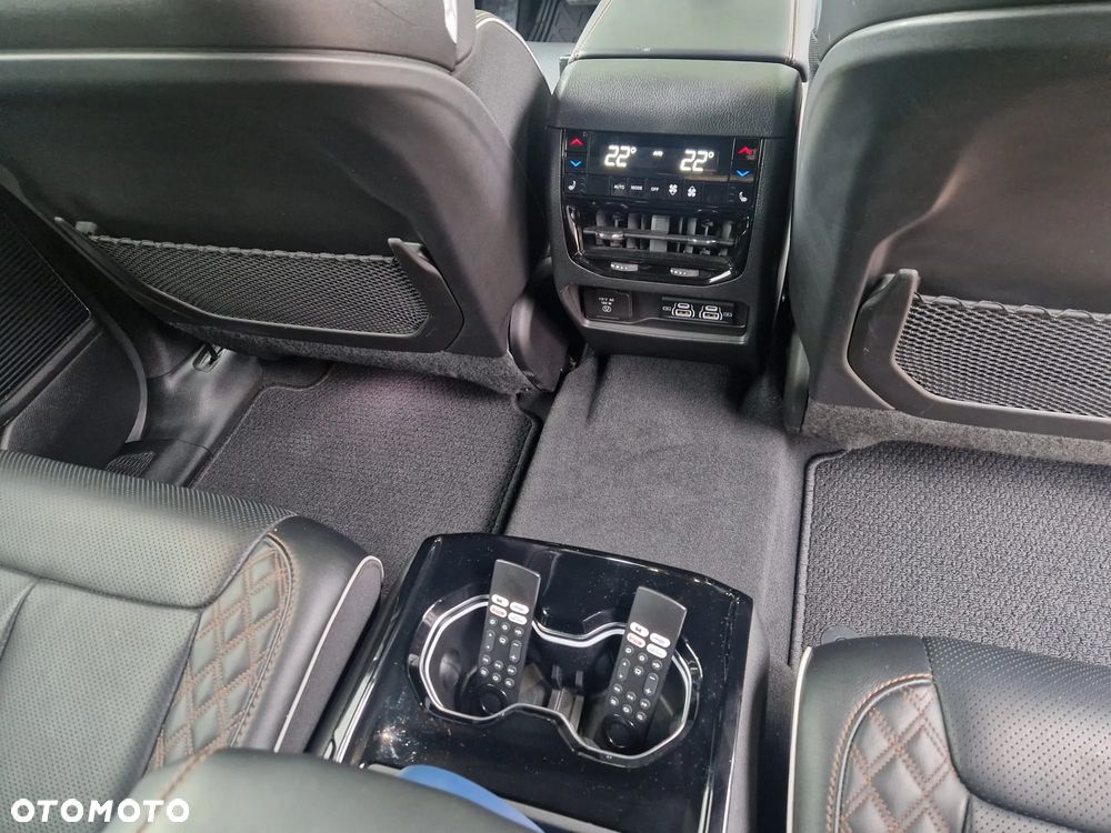Jeep Grand Cherokee - 29