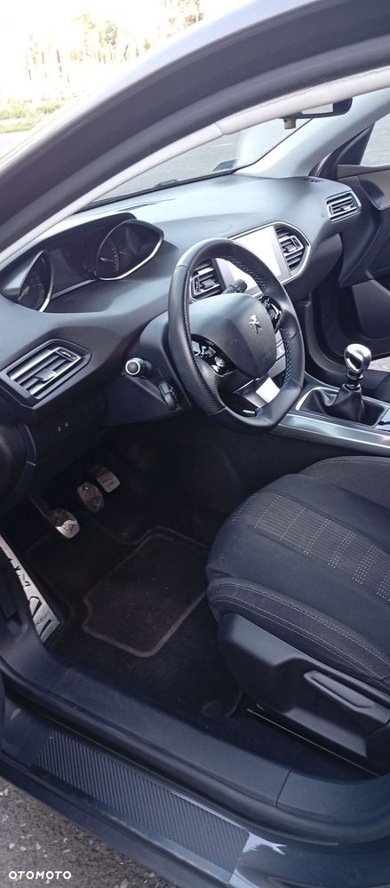 Peugeot 308 2.0 Blue HDi Allure S&S - 11