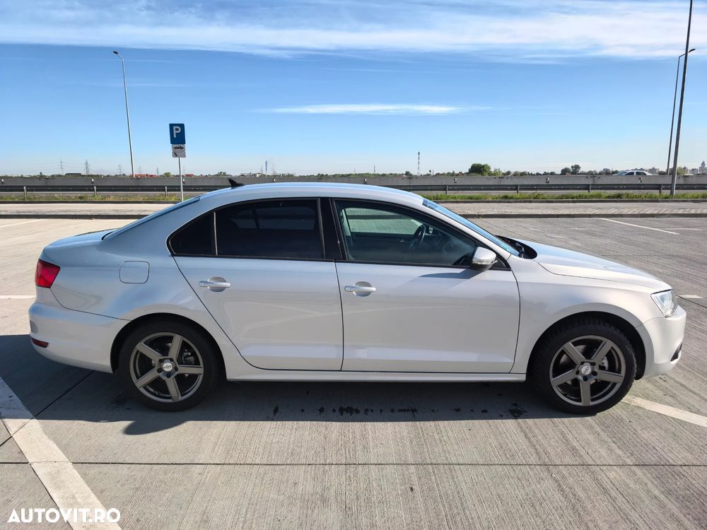 Volkswagen Jetta 1.4 TSI DSG Trendline - 17