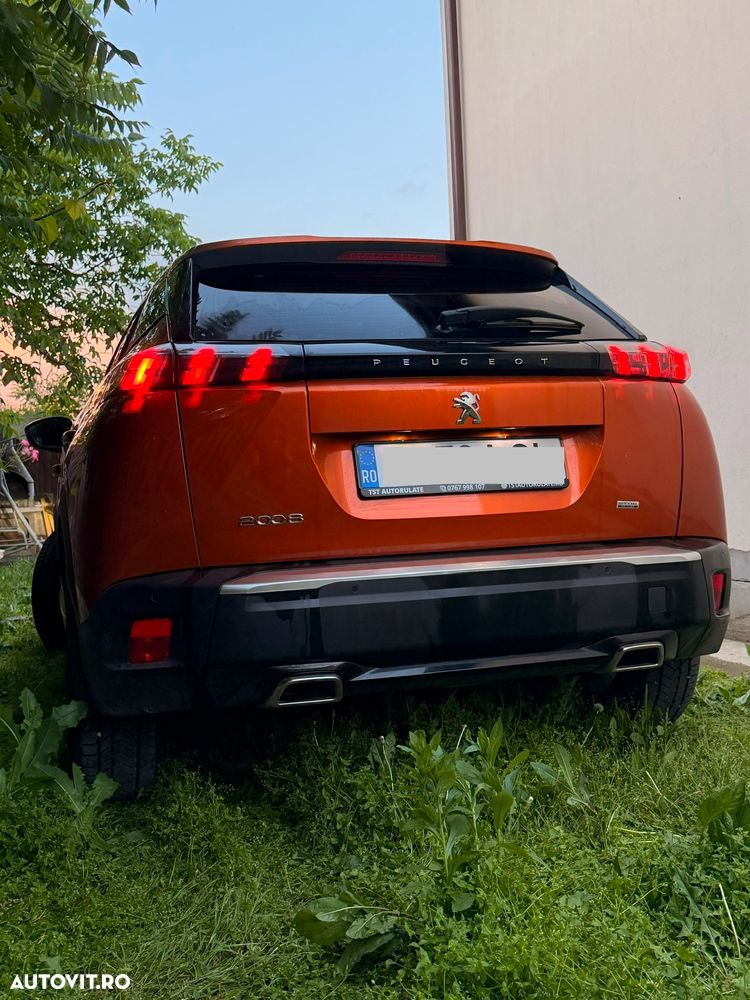 Peugeot 2008 1.2 L PureTech STT EAT8 Allure - 4
