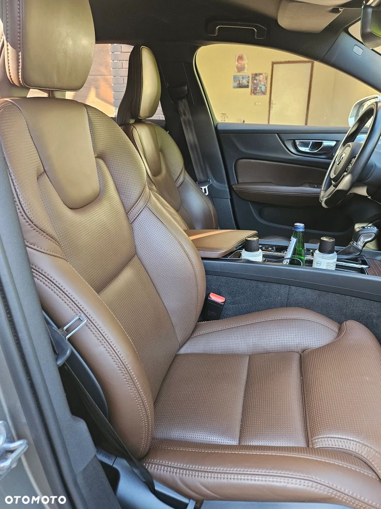 Volvo V60 Cross Country D4 AWD - 28