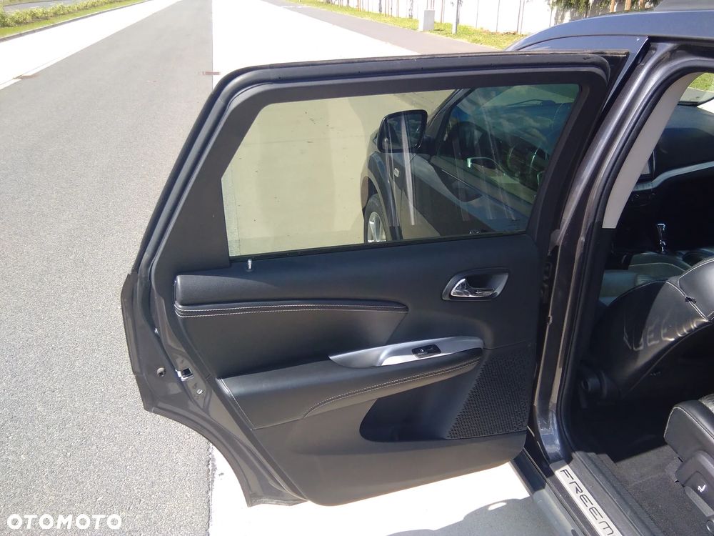 Fiat Freemont 2.0 Multijet 16V DPF Automatik Allrad Lounge - 16