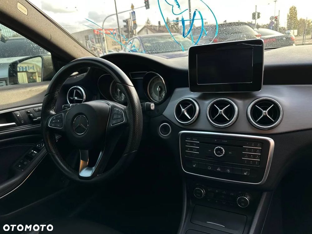 Mercedes-Benz CLA 250 7G-DCT - 10