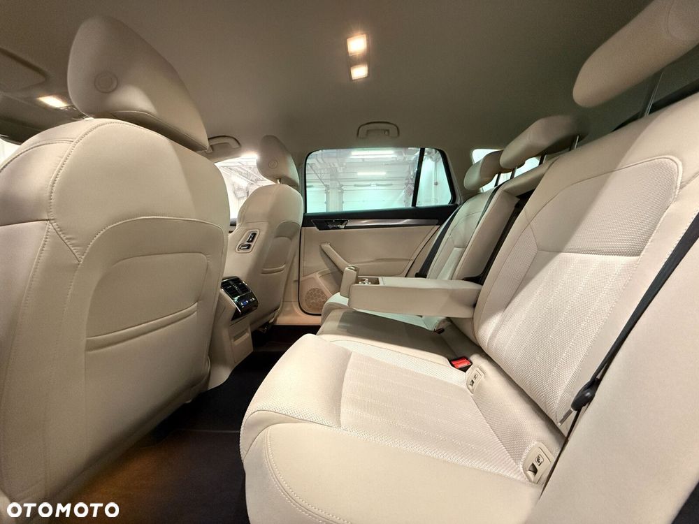 Skoda Superb 1.5 TSI ACT Style DSG - 25