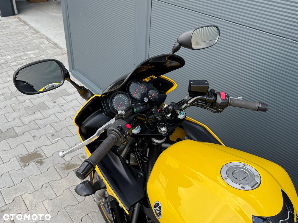 Yamaha FZS - 18