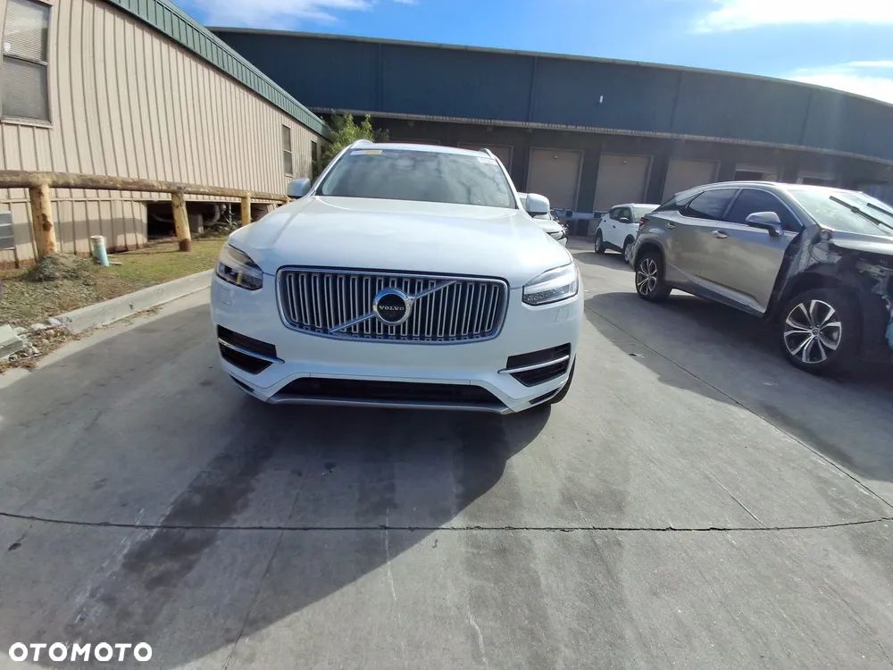 Volvo XC 90 - 36