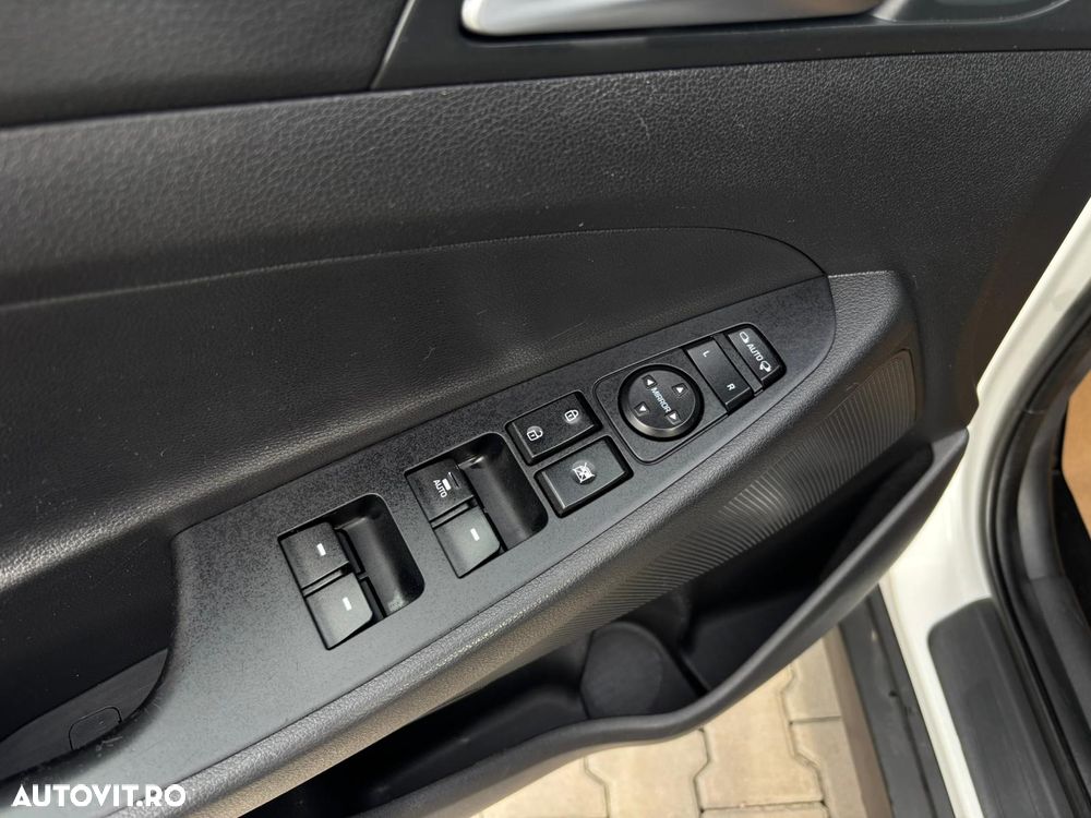 Hyundai Tucson 2.0 CRDI 4WD Automatik Style - 23