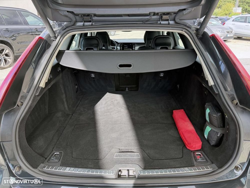 Volvo V90 2.0 D4 Momentum Plus Geartronic - 17