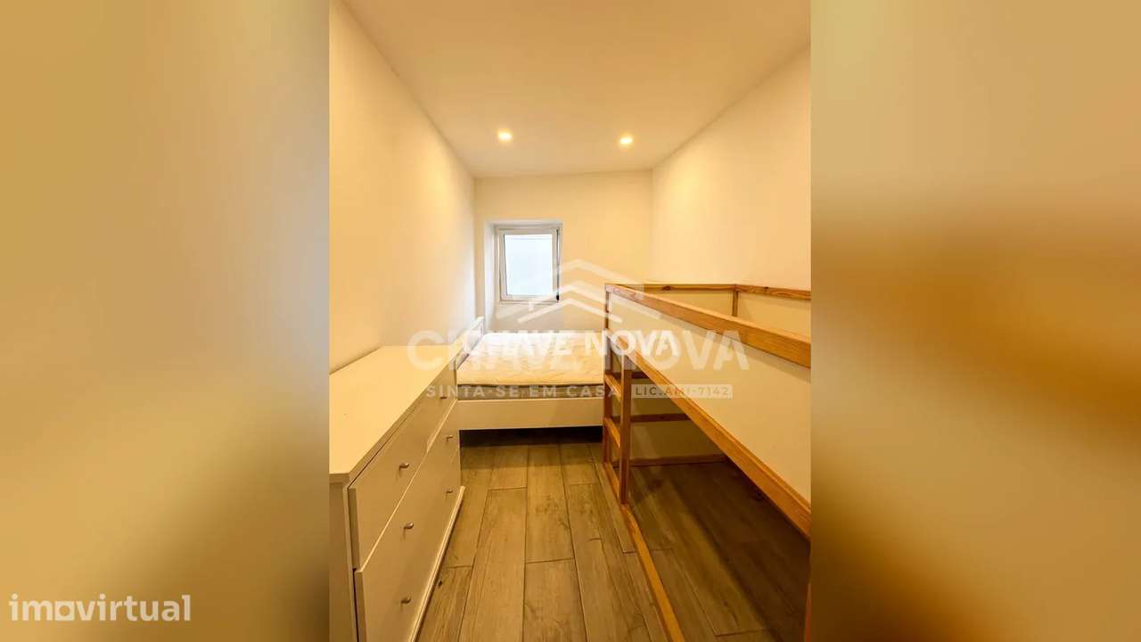 Moradia Isolada com Terreno de 404 m² em Vilar de Andorinho - Grande imagem: 5/11